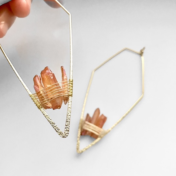 Geometric Quartz Crystal Wired Hoop Boho Earring - Picture 5 of 16